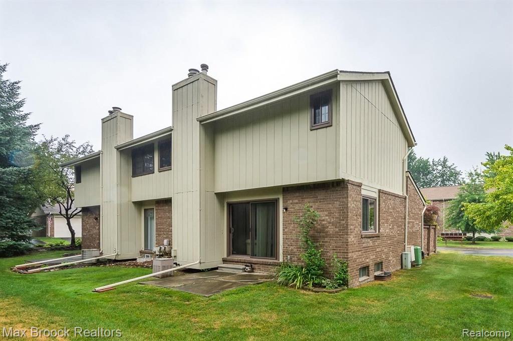 2844 Trailwood Drive Rochester Hills, MI 48309 - Photo 4 of 31