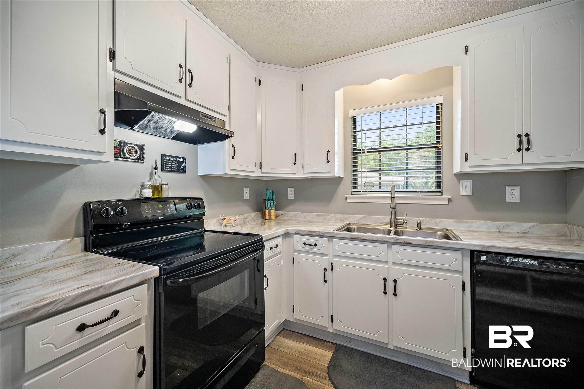 10510 Gayfer Rd Extension Fairhope, AL 36532 - Photo 12 of 25 Gallery Image 12
