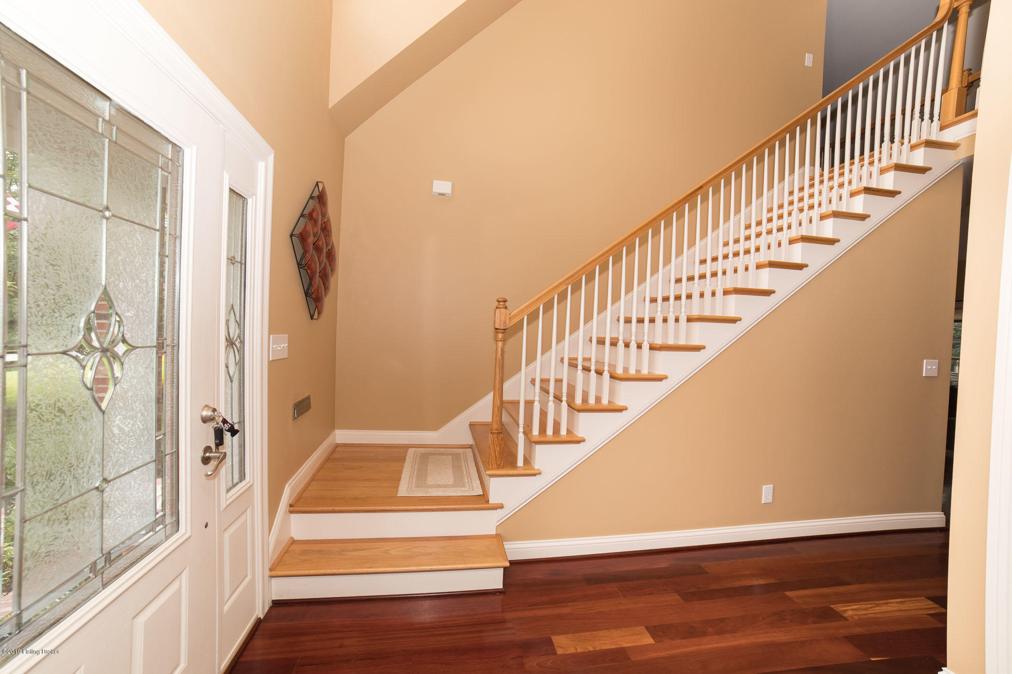 220 Ring Road Louisville, KY 40207 - Photo 4 of 109 220RindRoad006