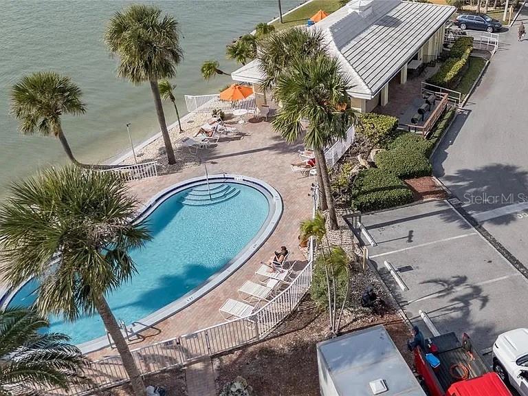 4775 Cove Circle, Unit 1002 St. Petersburg, FL 33708 - Photo 31 of 34