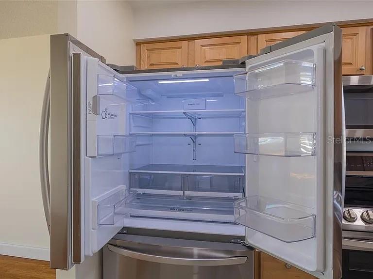 4775 Cove Circle, Unit 1002 St. Petersburg, FL 33708 - Photo 7 of 34