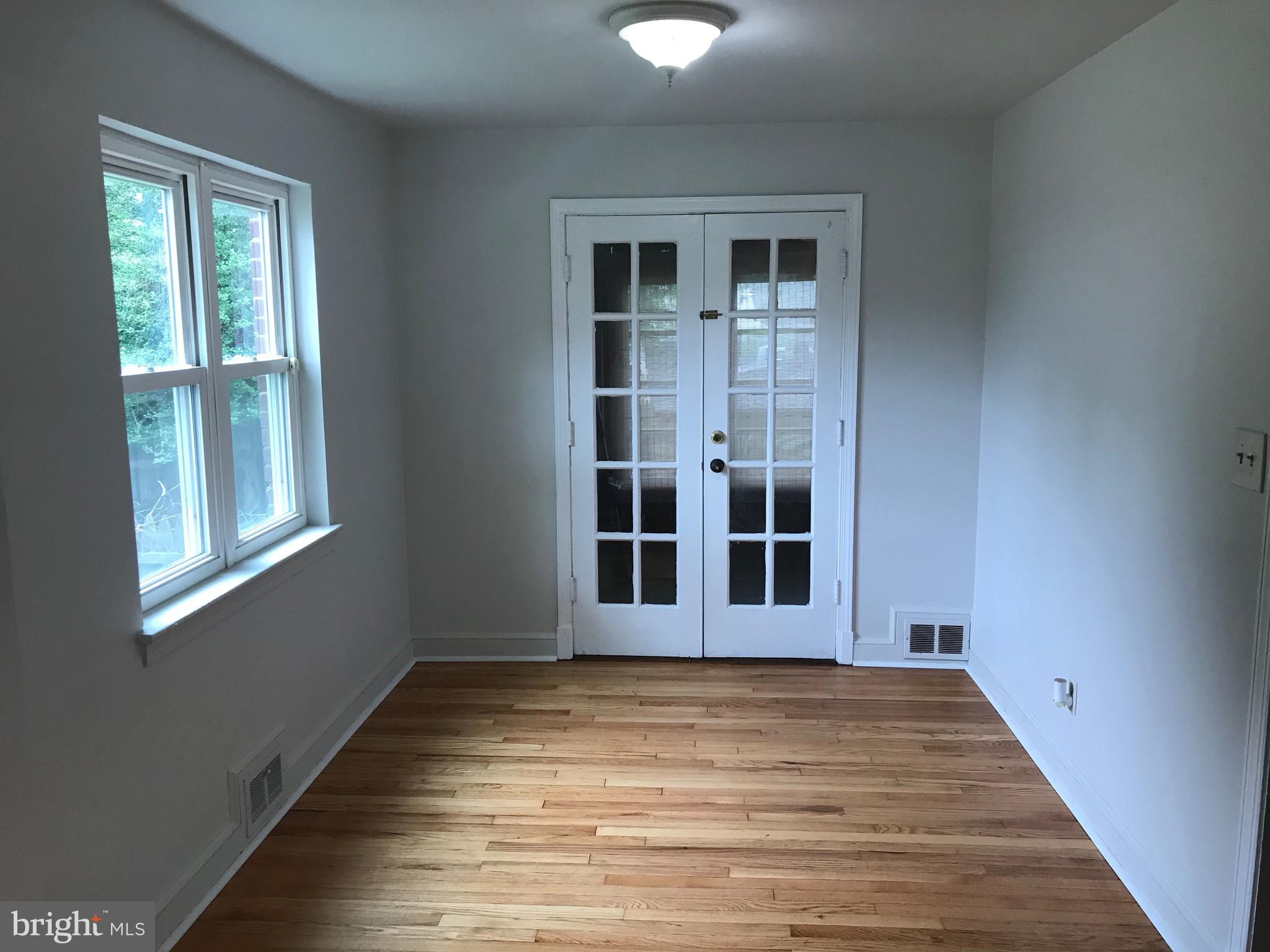 6007 Brunswick Street Springfield, VA 22150 - Photo 3 of 31