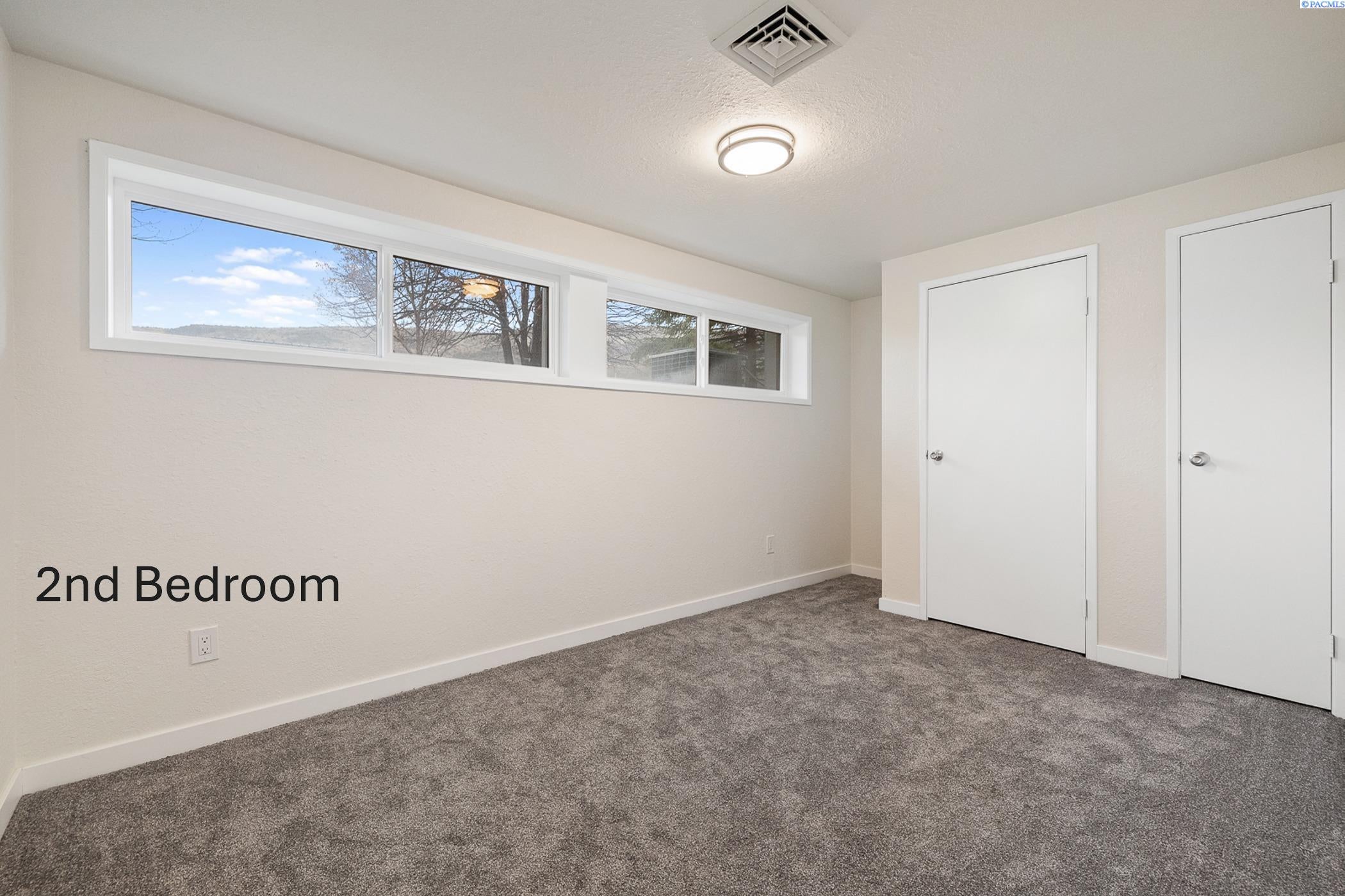 104105 East Badger Road Kennewick, WA 99338 - Photo 18 of 45 Gallery Image 18