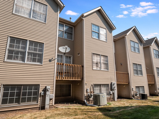 484 South Peace Road, Unit 484 Sycamore, IL 60178 - Photo 5 of 6