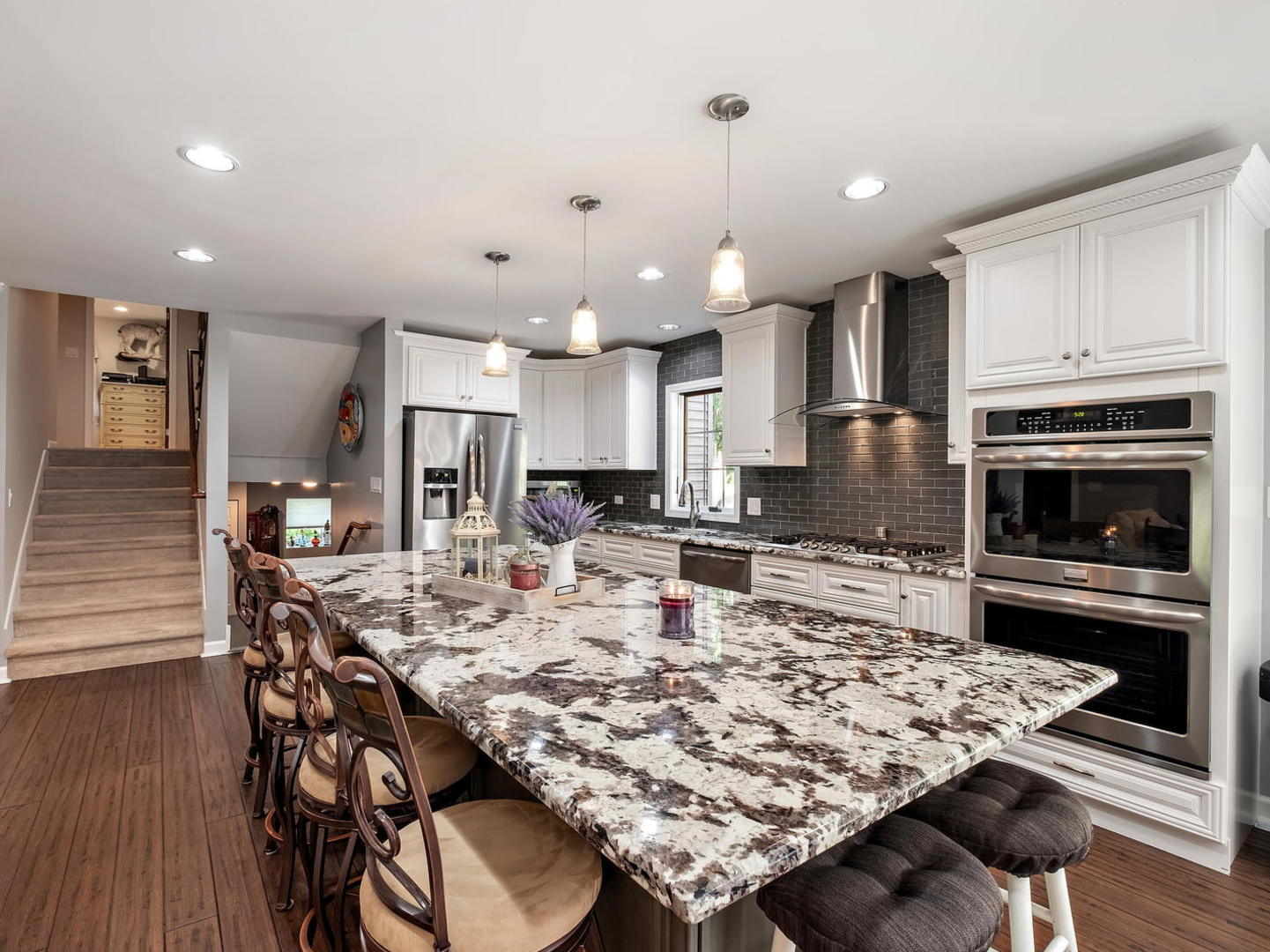 655 Oak Ridge Road East Dundee, IL 60118 - Photo 5 of 18 a kitchen with a table and chairs in it