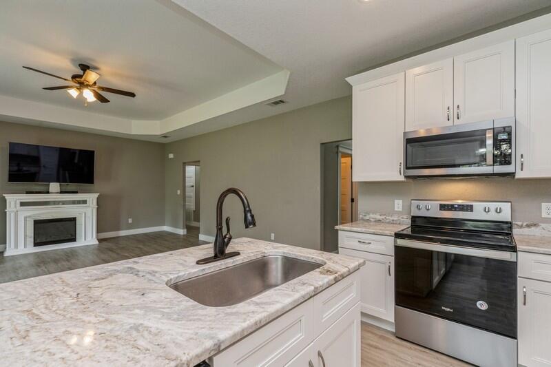7656 4 Flags Road Laurel Hill, FL 32567 - Photo 18 of 52 KITCHEN