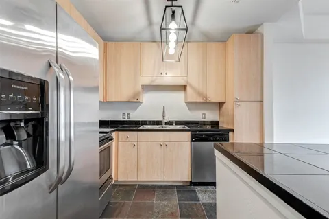 $189,900 | 3505 Sage Road, Unit 1104, Houston, TX 77056