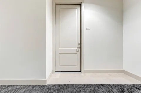 $189,900 | 3505 Sage Road, Unit 1104, Houston, TX 77056