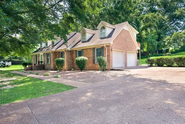 $439,900 | 175 Travis Trail, McMinnville, TN 37110