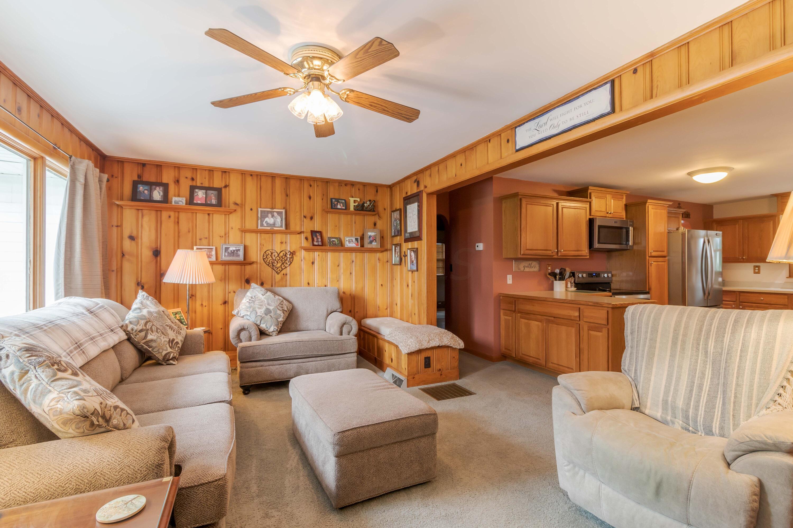 5850 Hamburg Road Southwest Amanda, OH 43102 - Photo 21 of 52 Family Room