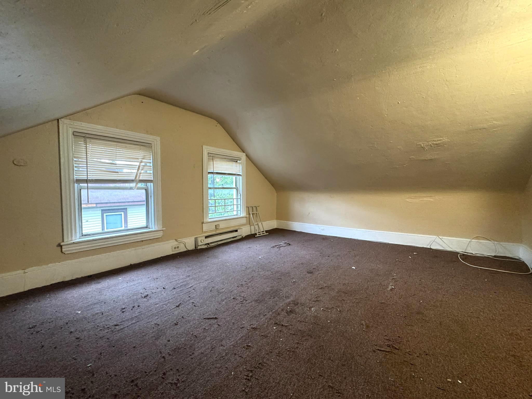 279-281 Arch Street Palmyra, NJ 08065 - Photo 29 of 29 an empty room with windows