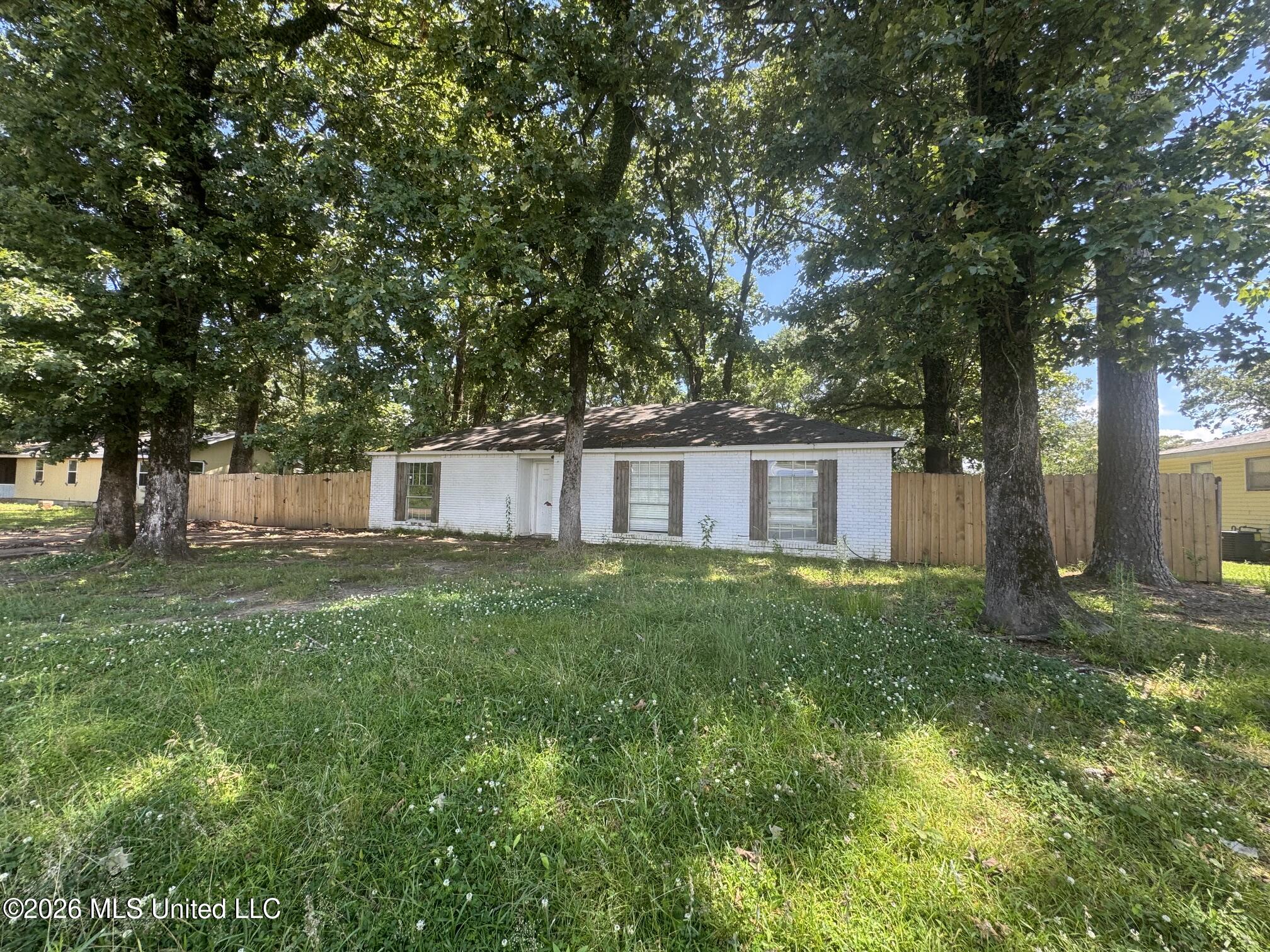 721 McCluer Road Jackson, MS 39212 - Photo 2 of 20 IMG_8640
