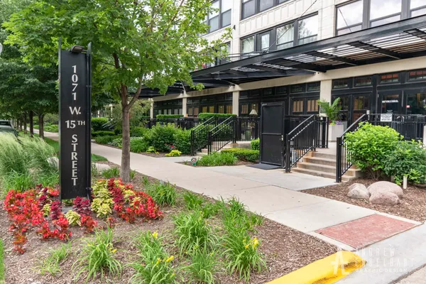 $289,999 | 1071 West 15th Street, Unit 214, Chicago, IL 60608