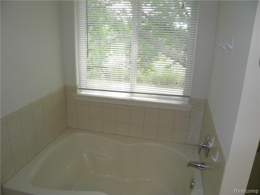 3237 Everett Drive Rochester Hills, MI 48307 - Photo 21 of 34