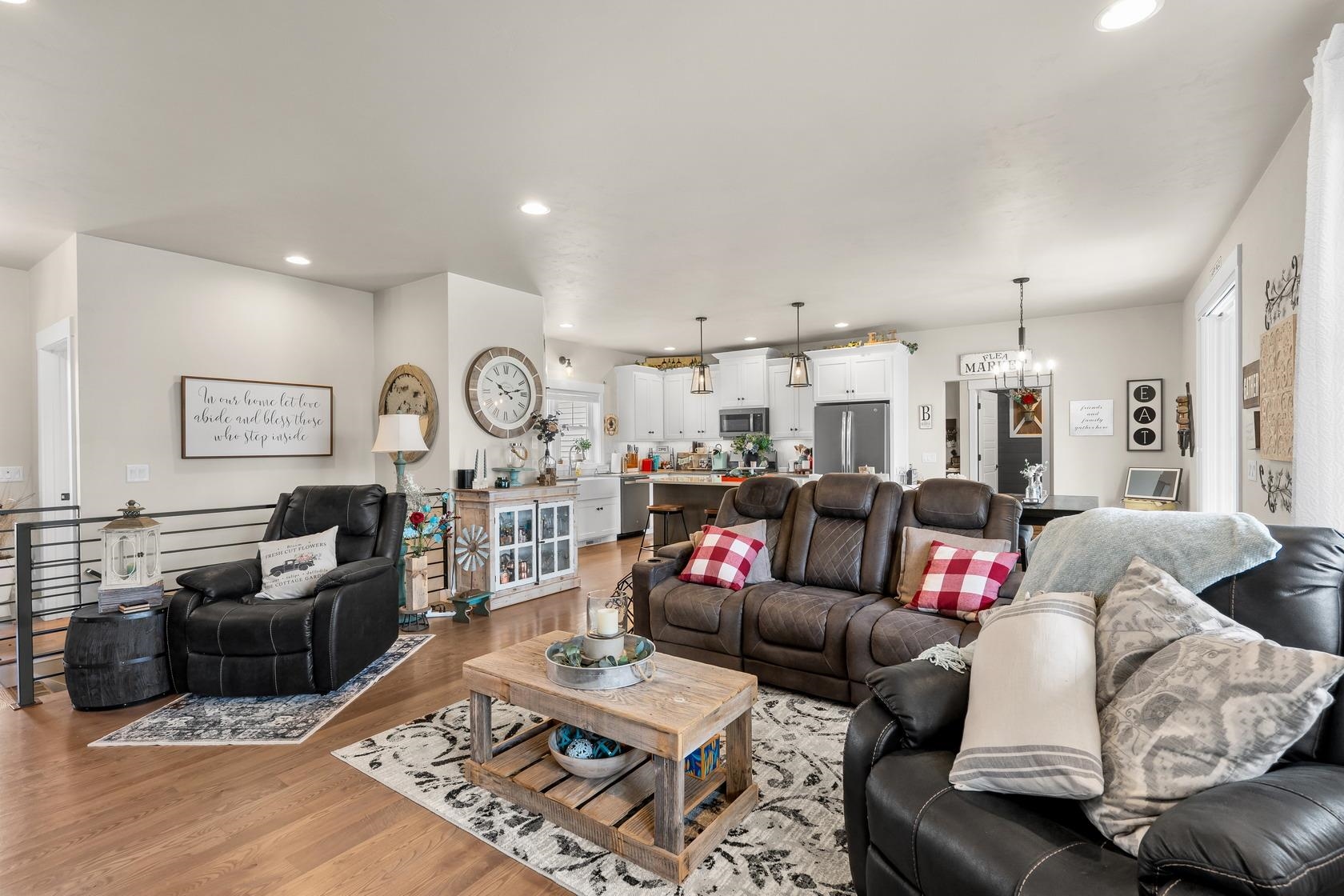 W5638 Hoelzel Way Appleton, WI 54915 - Photo 6 of 52 Gallery Image 6