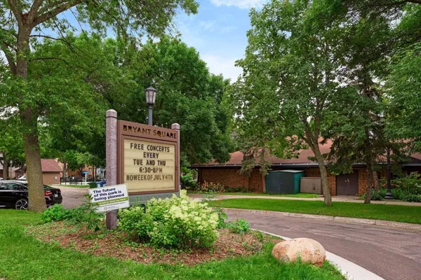 $3,150 | 3023 Dupont Avenue South, Unit 1, Minneapolis, MN 55408