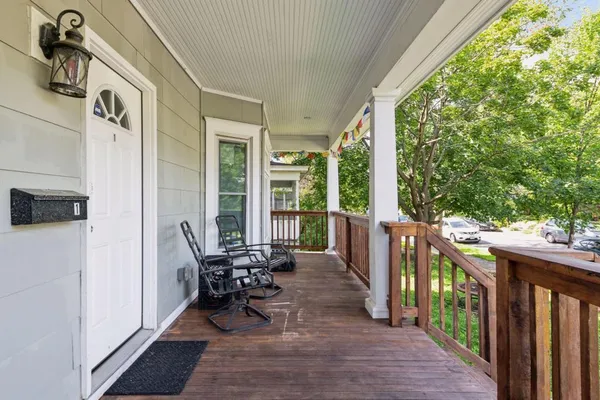 $3,150 | 3023 Dupont Avenue South, Unit 1, Minneapolis, MN 55408