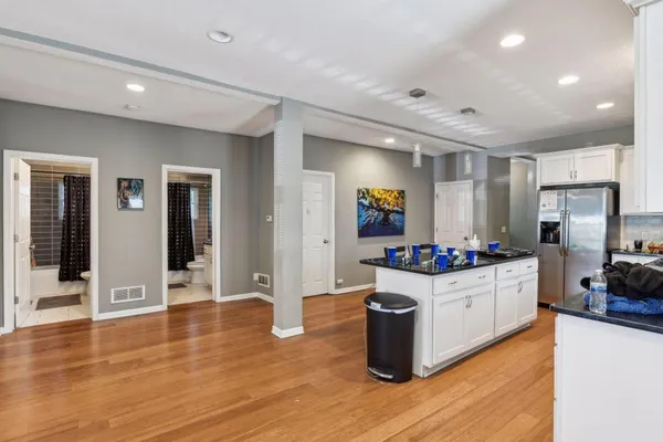 $3,150 | 3023 Dupont Avenue South, Unit 1, Minneapolis, MN 55408