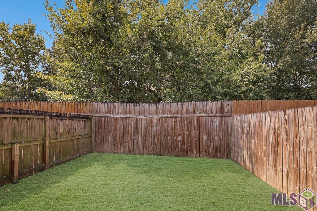 5162 Arlington Court Baton Rouge, LA 70820 - Photo 10 of 29 Backyard