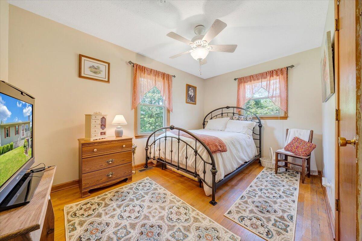 8052 Goodview Road Goodview, VA 24095 - Photo 16 of 54 16-MIB04177