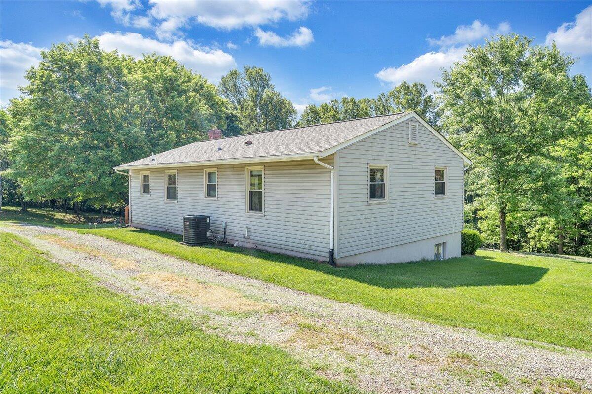 8052 Goodview Road Goodview, VA 24095 - Photo 39 of 54 39-MIB04261