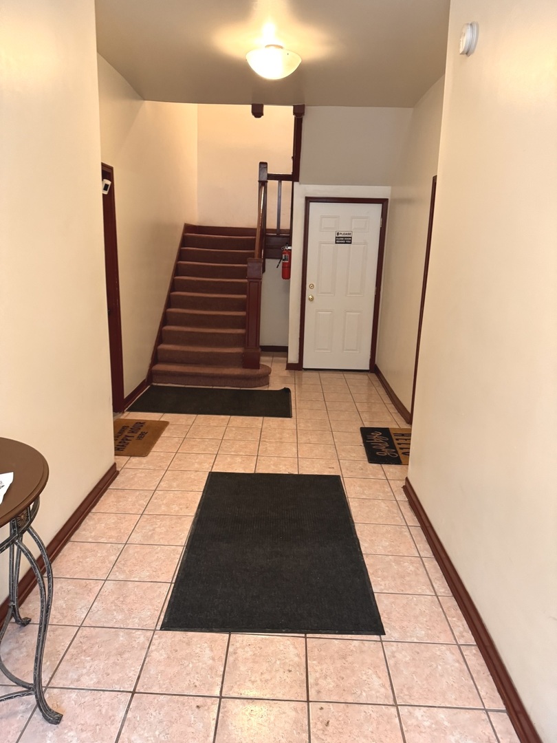 4615 South Michigan Avenue, Unit 2S Chicago, IL 60653 - Photo 24 of 26 a view of entryway