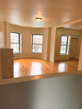 $2,275 | 4615 South Michigan Avenue, Unit 2S, Chicago, IL 60653