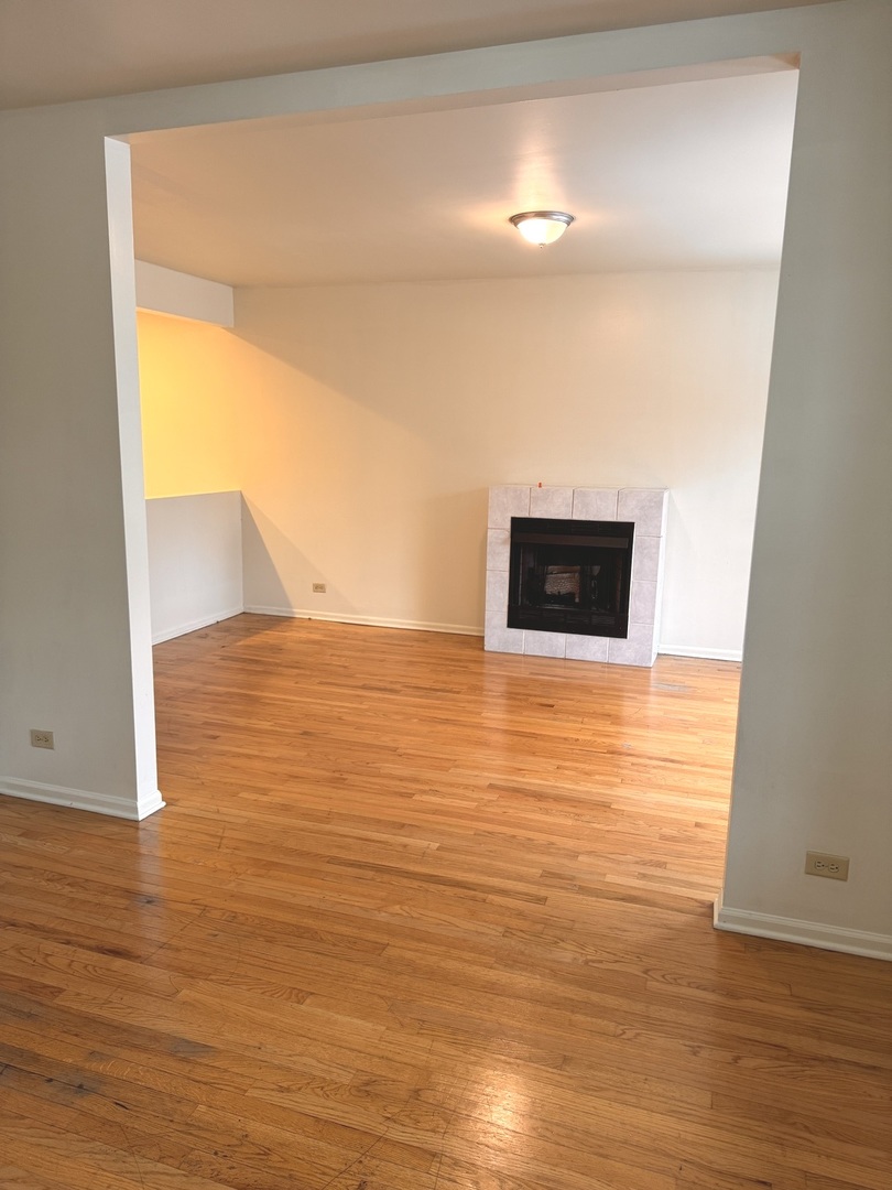 4615 South Michigan Avenue, Unit 2S Chicago, IL 60653 - Photo 10 of 26 a view of a ocean view