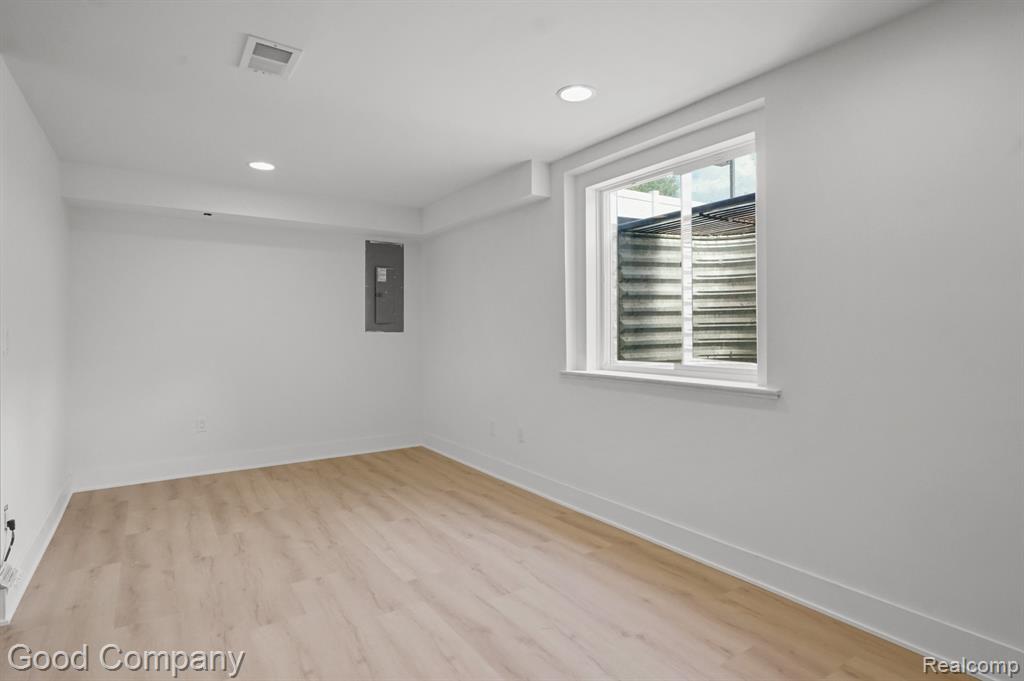3526 Durham Road Royal Oak, MI 48073 - Photo 31 of 34 Gallery Image 31