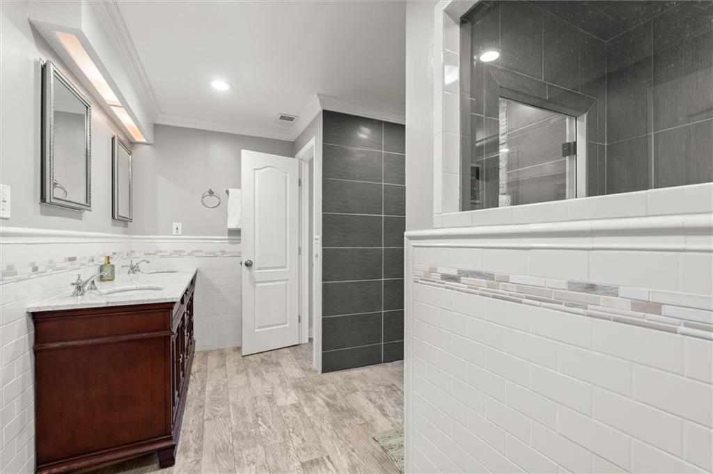 1071 Powell Wright Road Marietta, GA 30066 - Photo 10 of 47 Gallery Image 10