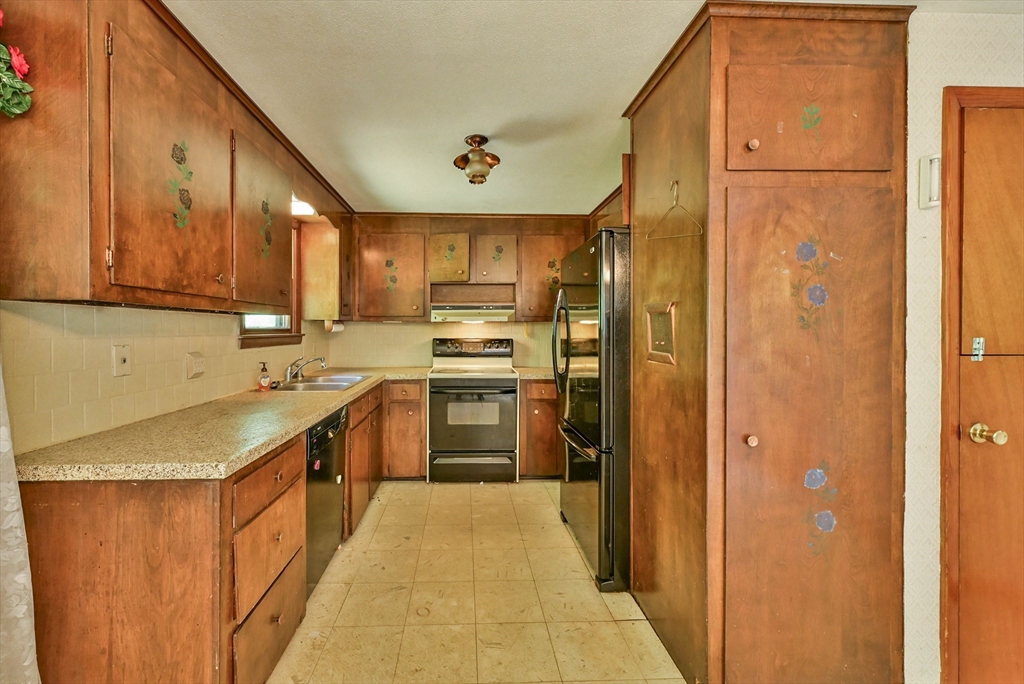 151 Baker Pond Road Dudley, MA 01571 - Photo 13 of 33