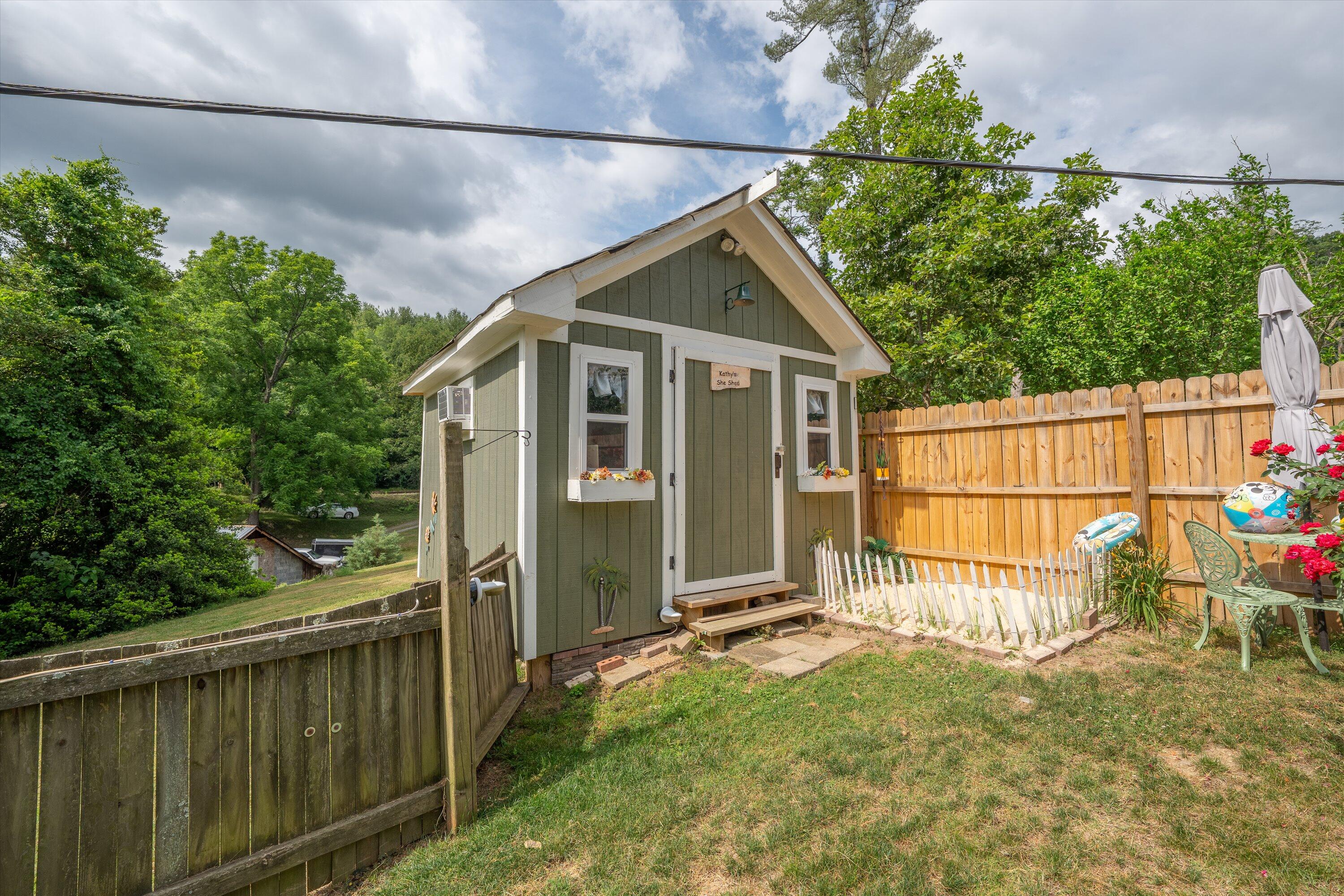 5184 North W River Road Salem, VA 24153 - Photo 6 of 48 05-06102026 (18)