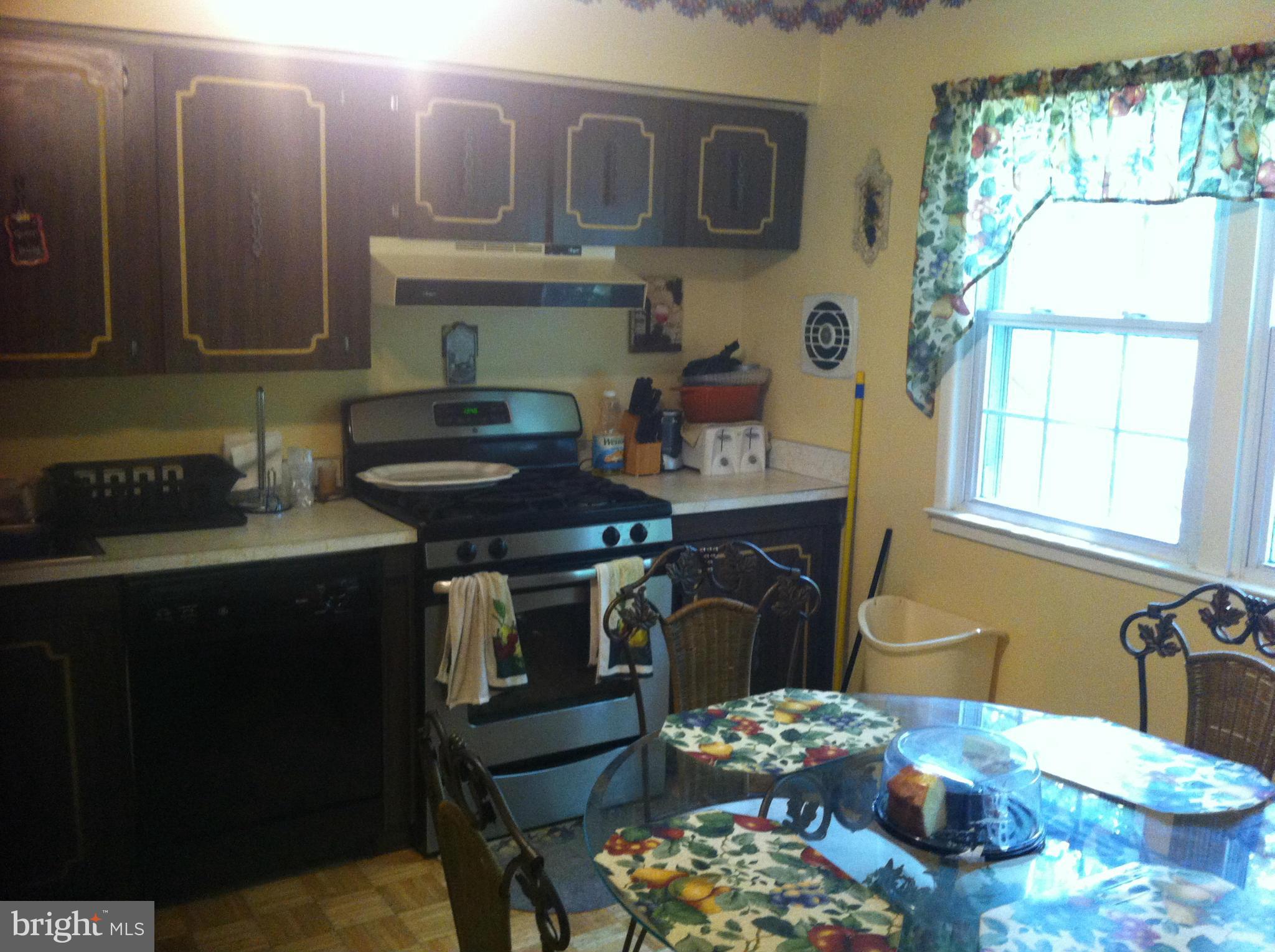 6107 Spell Road Clinton, MD 20735 - Photo 6 of 6 Kitchen
