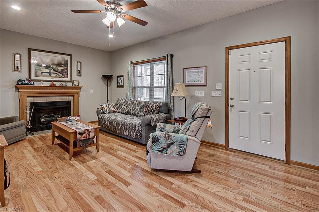 514 Honeysuckle Ridge Asheboro, NC 27205 - Photo 2 of 21