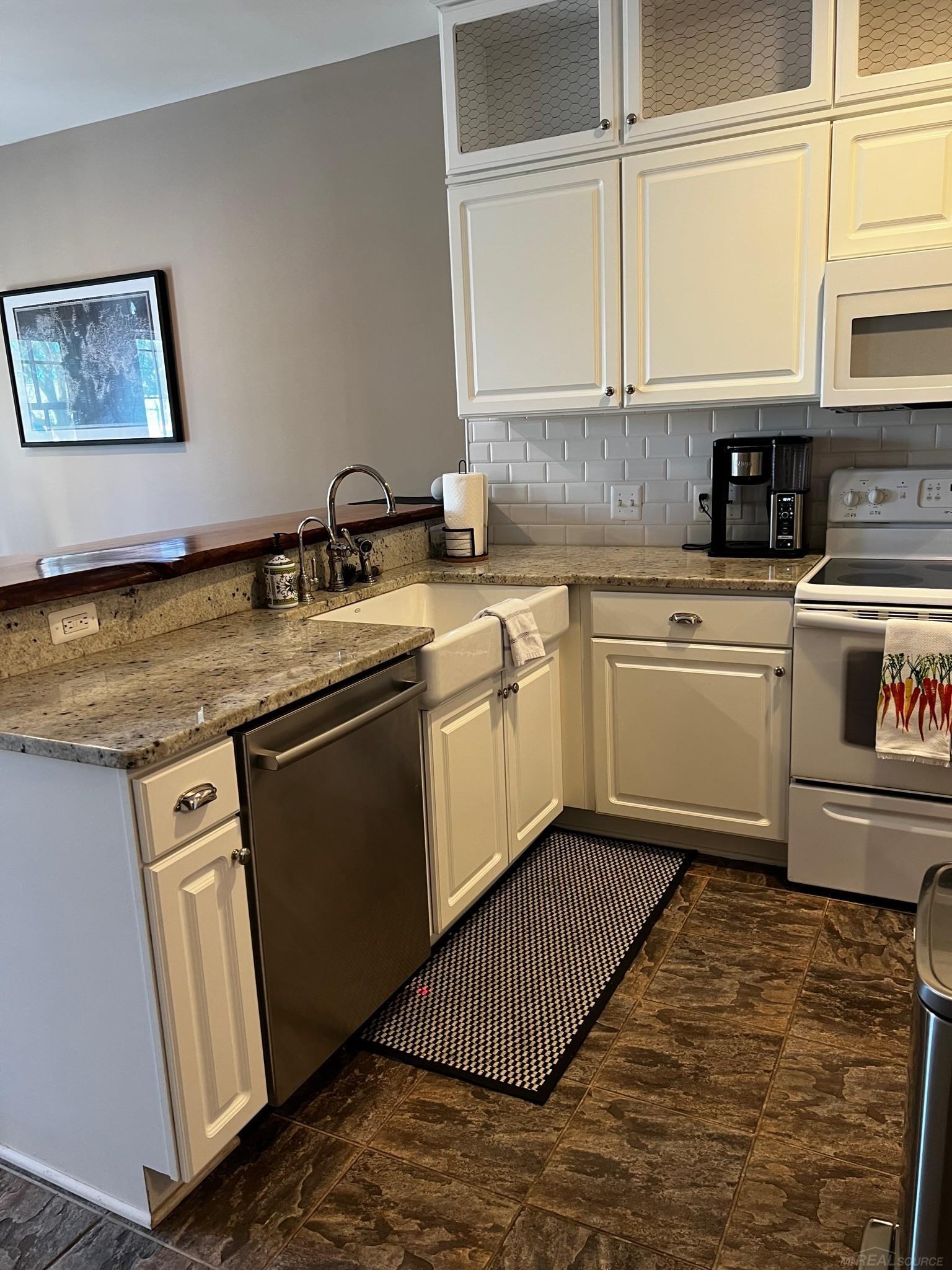 137 Paton Way Romeo, MI 48065 - Photo 6 of 37