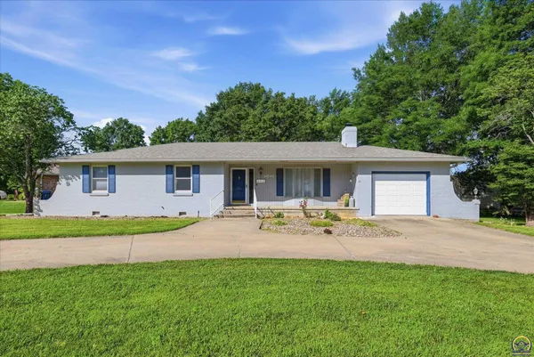 $225,000 | 805 Southridge Road, Osage City, KS 66523