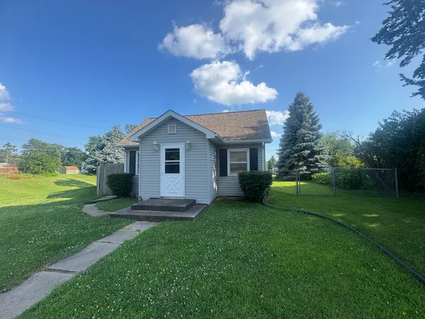 $85,000 | 303 3rd Street, Matherville, IL 61263