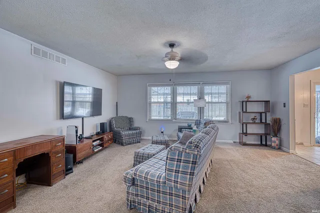 $299,500 | 301 Springhaven Drive, Evansville, IN 47710