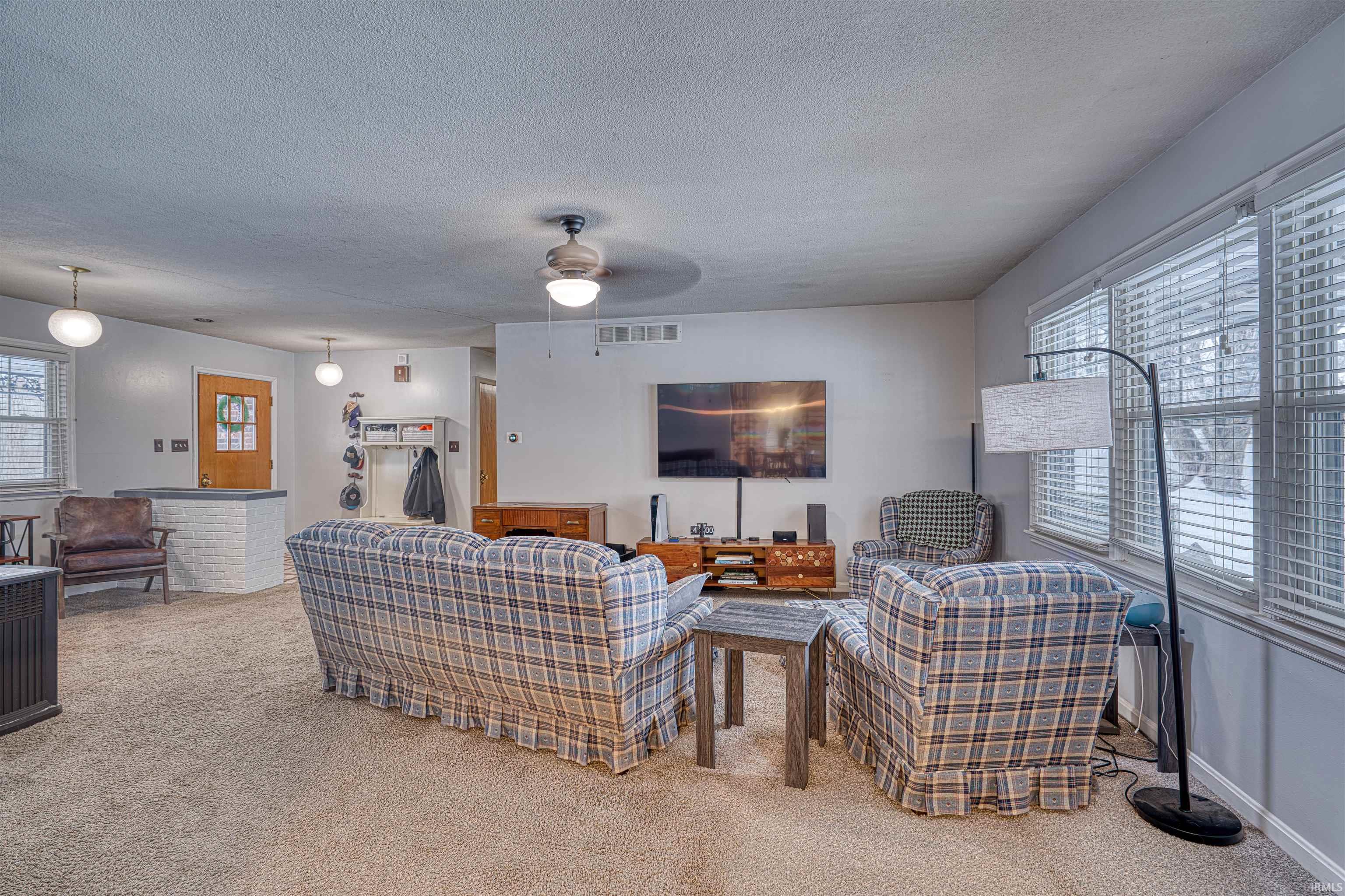 301 Springhaven Drive Evansville, IN 47710 - Photo 4 of 26