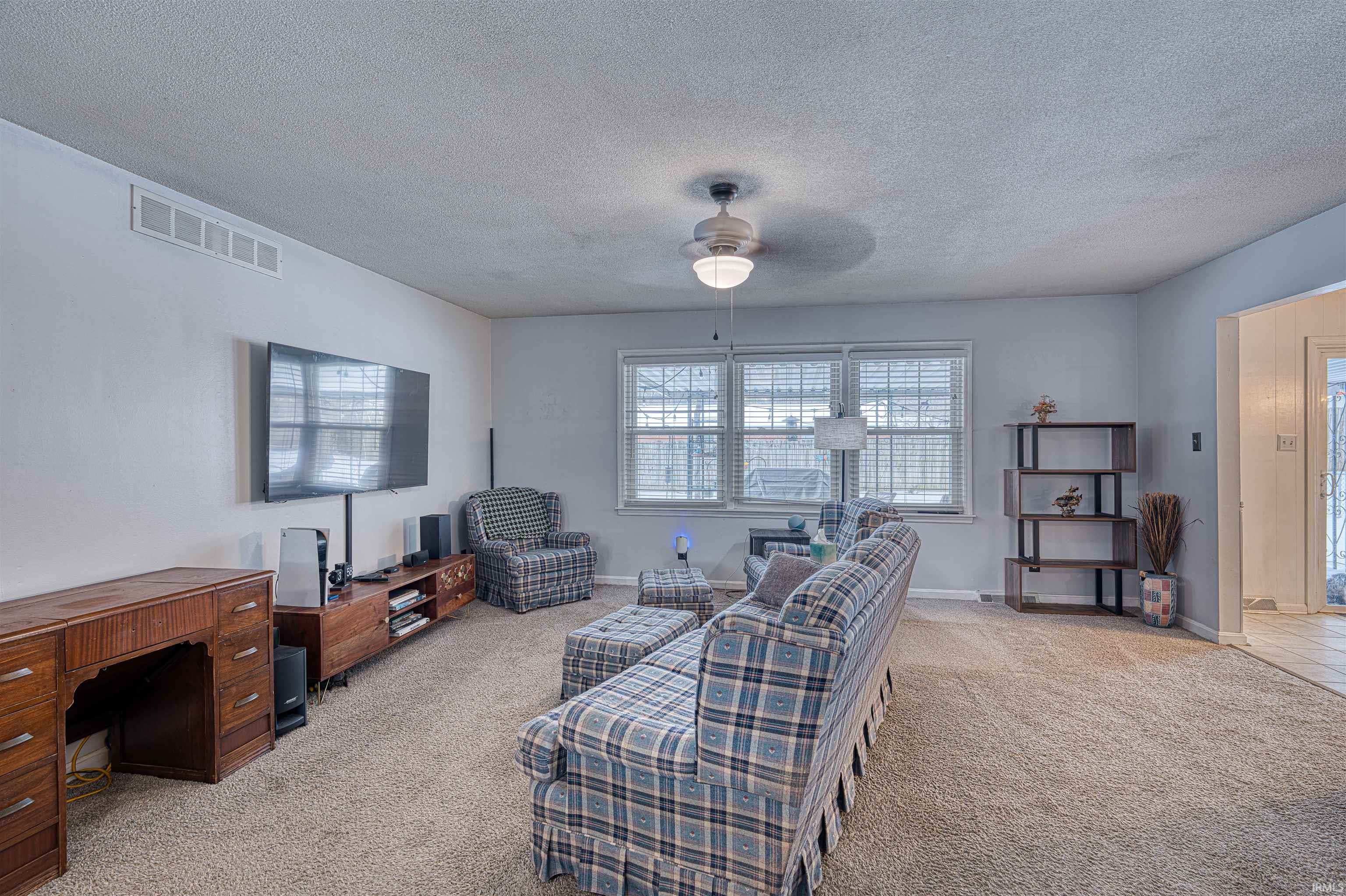 301 Springhaven Drive Evansville, IN 47710 - Photo 5 of 26