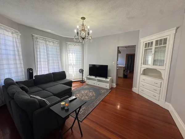 $2,700 | 19 Pearl Avenue, Unit 19, Winthrop, MA 02152