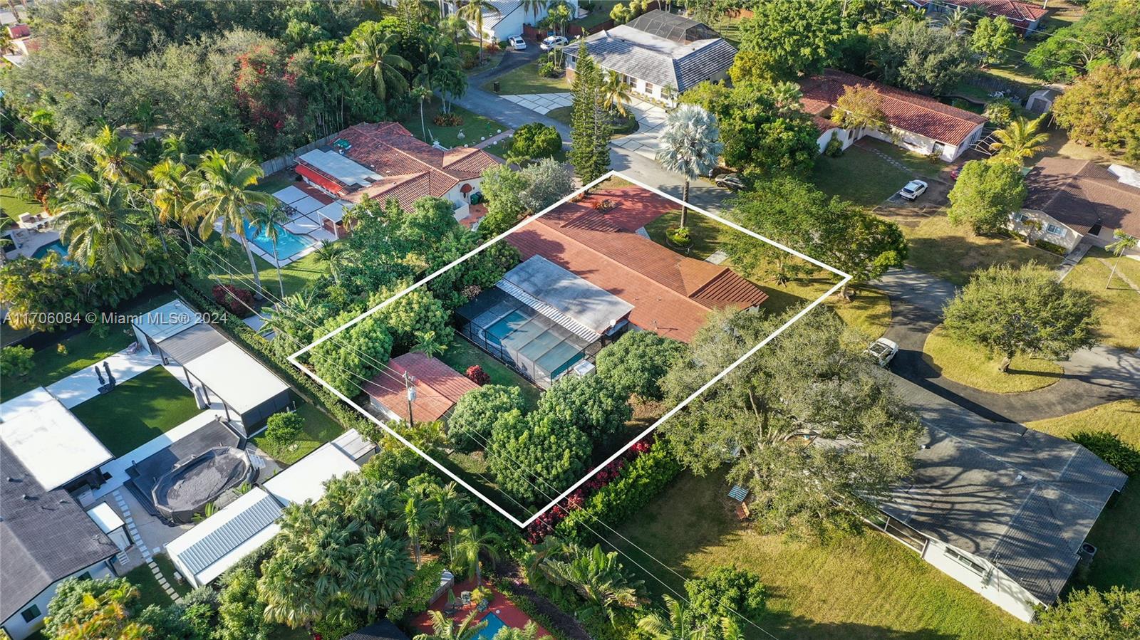 10540 Southwest 125th Street Miami, FL 33176 - Photo 12 of 39