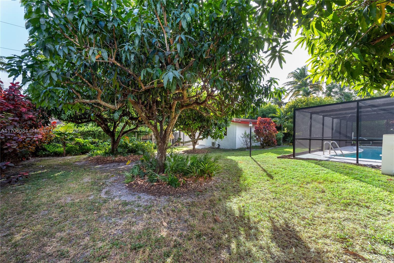 10540 Southwest 125th Street Miami, FL 33176 - Photo 18 of 39