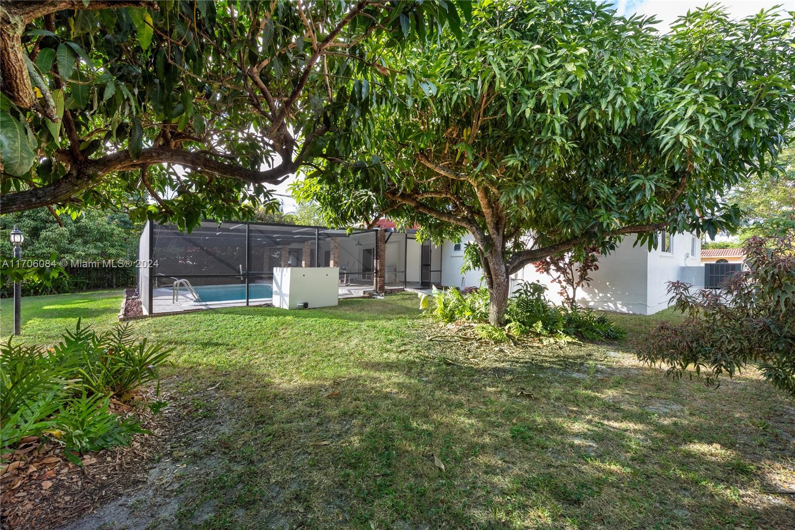 10540 Southwest 125th Street Miami, FL 33176 - Photo 19 of 39