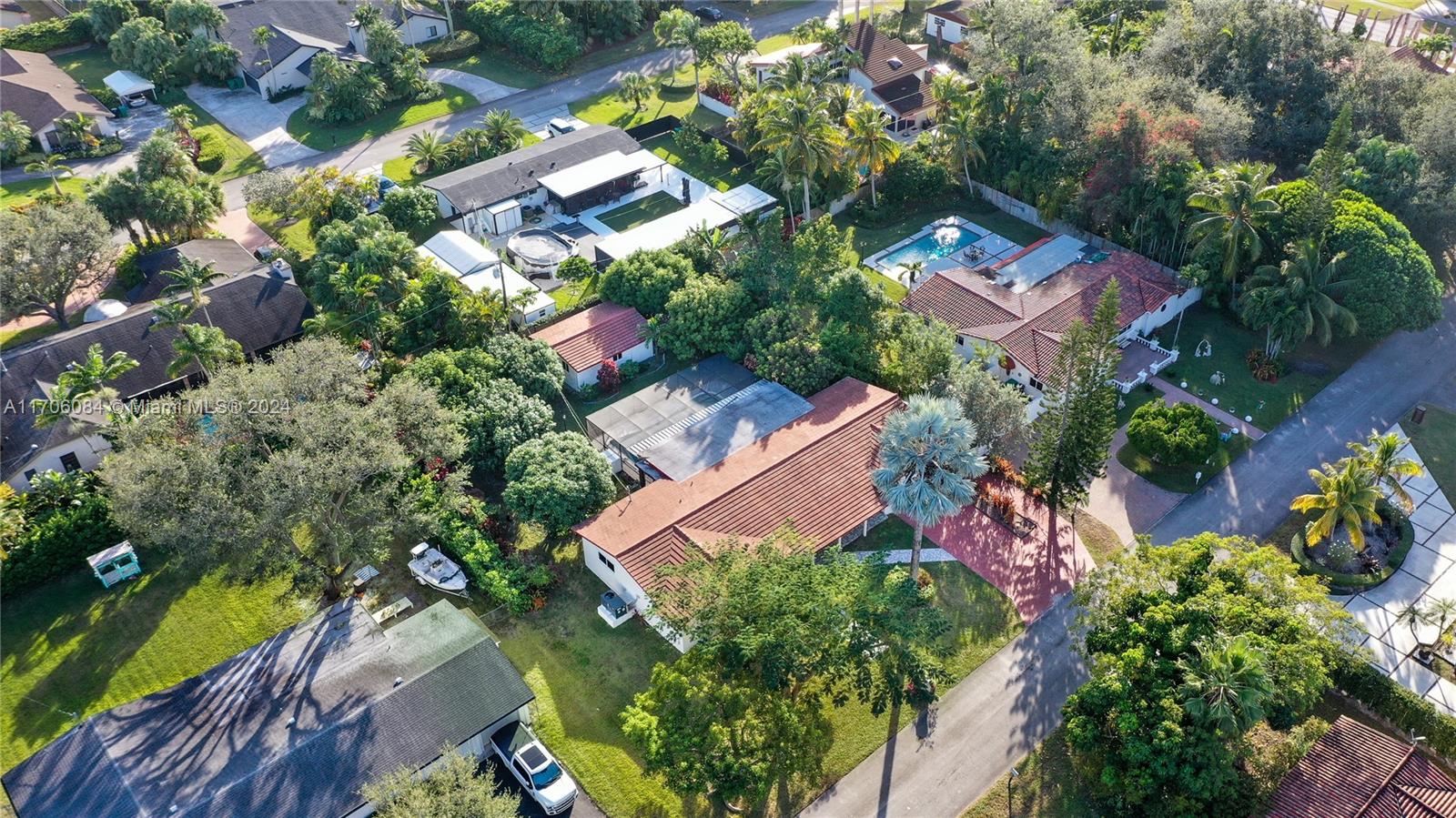 10540 Southwest 125th Street Miami, FL 33176 - Photo 3 of 39