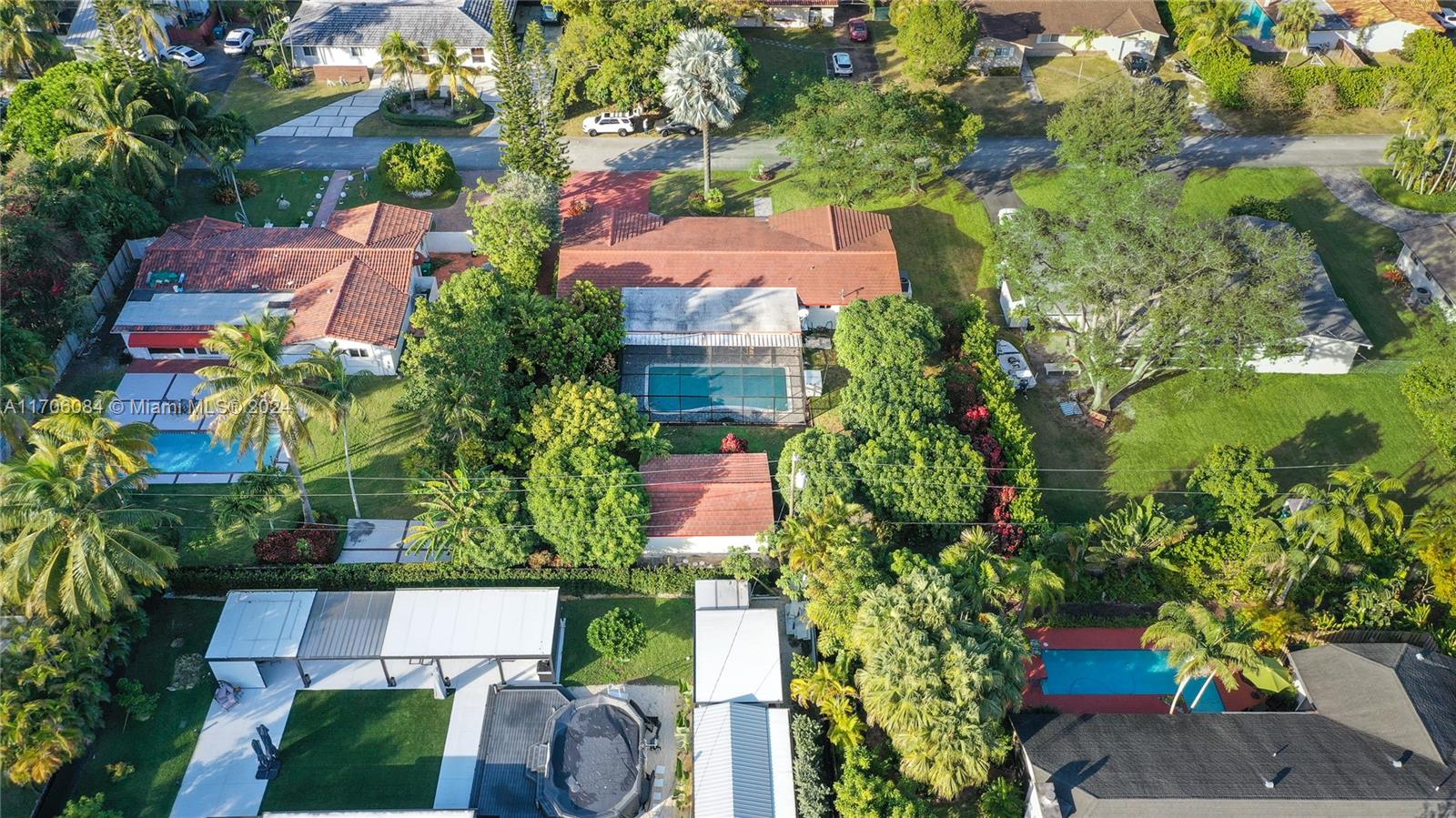 10540 Southwest 125th Street Miami, FL 33176 - Photo 9 of 39