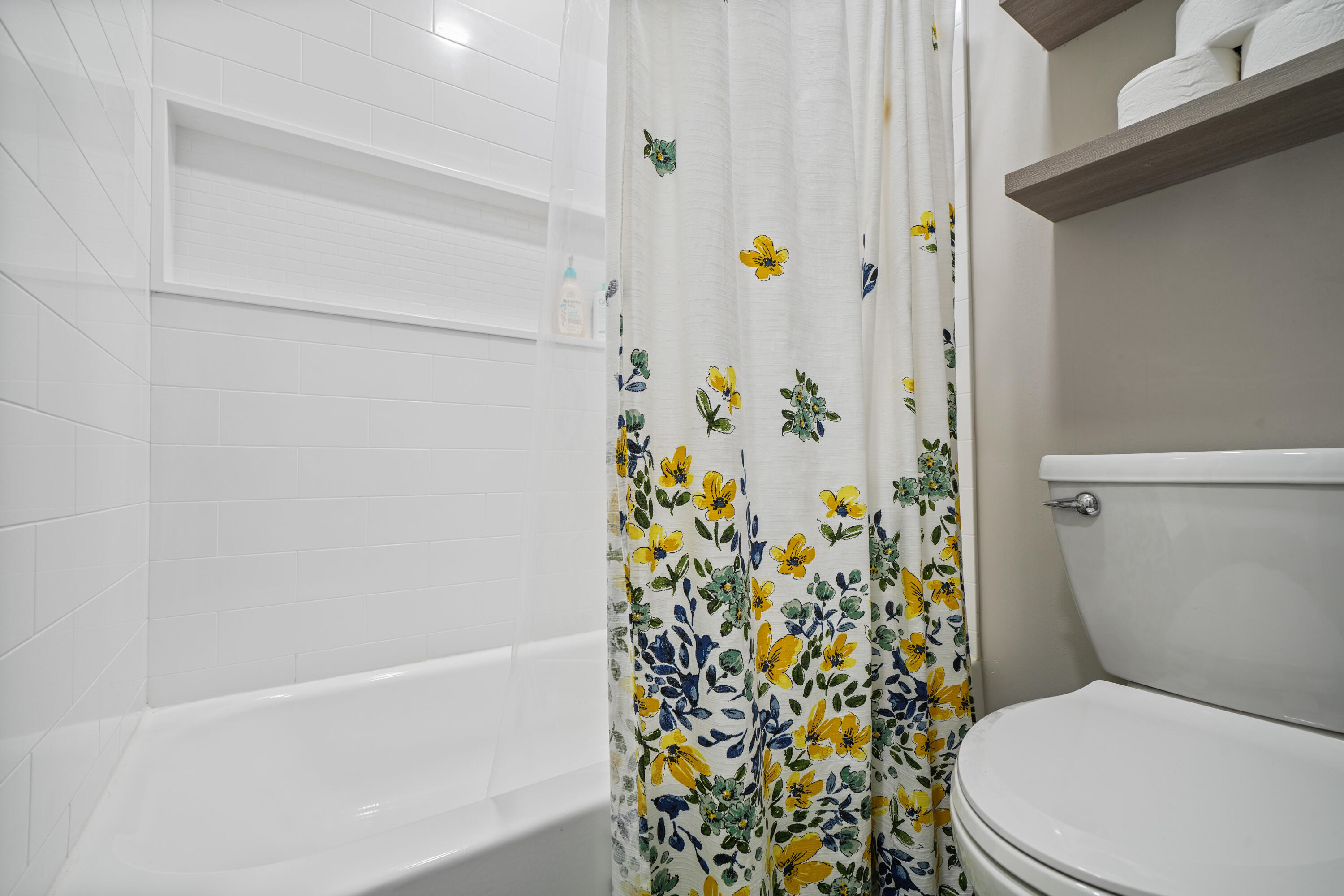 39 9th Street Shalimar, FL 32579 - Photo 30 of 37 untitled-06803