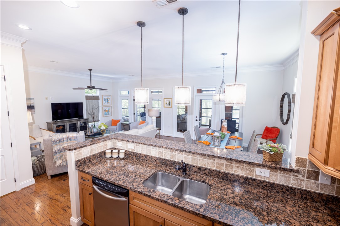 418 Sunset Point Drive West Union, SC 29696 - Photo 13 of 40