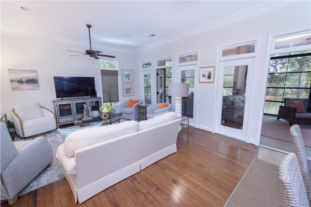 418 Sunset Point Drive West Union, SC 29696 - Photo 5 of 40