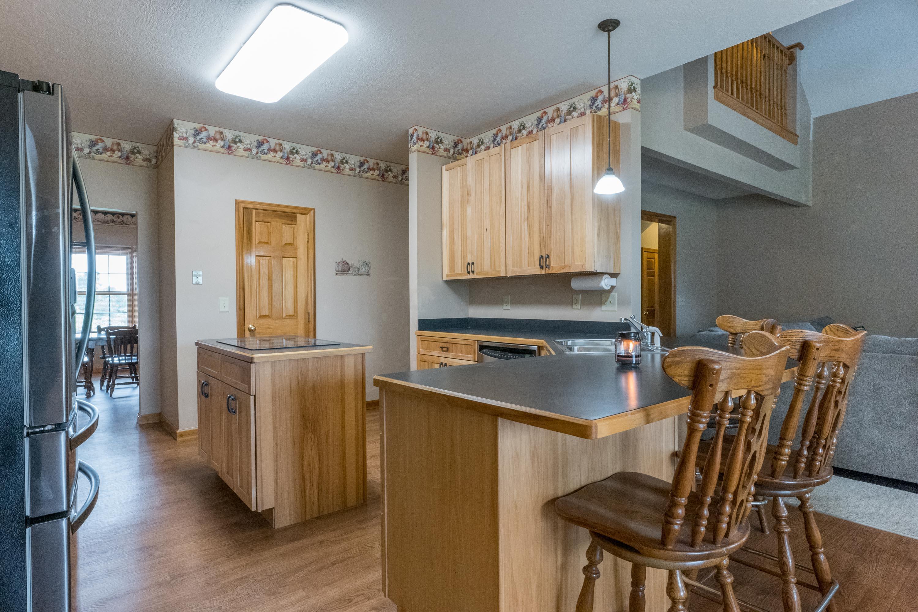 4640 Winchester Southern Road Circleville, OH 43113 - Photo 22 of 69 Breakfast Bar